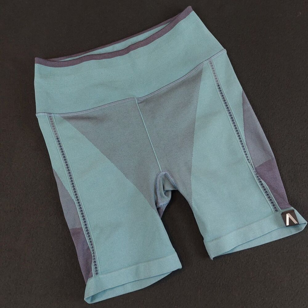 Athleta Allyson Felix Legend Seamless High Rise Bike Short Womens Size Med Green